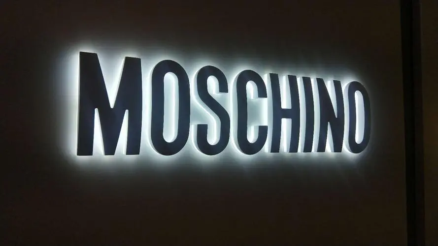 廣告發(fā)光字設計制作應該考慮哪些因素