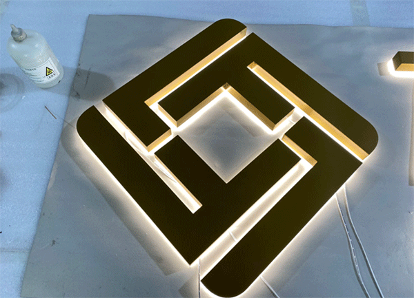 金屬發光字現場安裝施工中如何做好規范操作