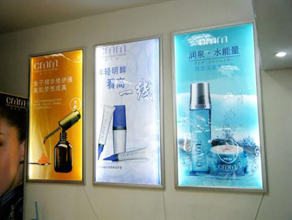 燈箱布與寫真布、噴繪布怎么區(qū)分？